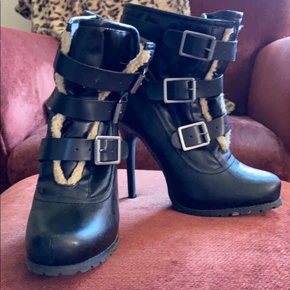 Boots/heels - Picture 3 of 7